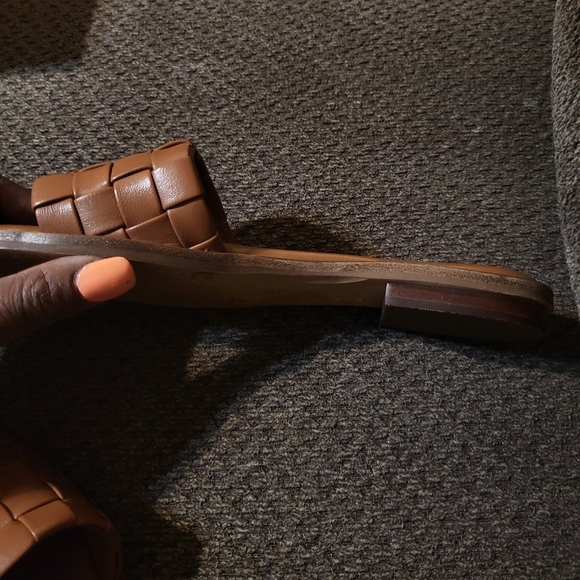 Cognac Size 6.5 Vince Camuto Slides - Picture 5 of 6